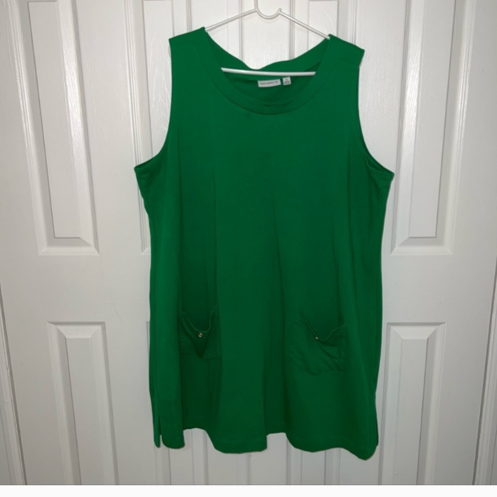 Susan Graver green sleeveless mini dress. Size 2X